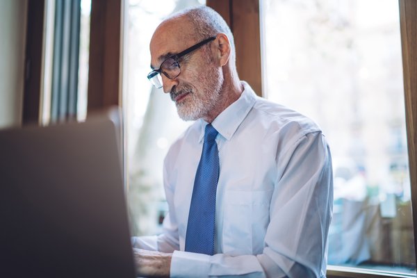 Boostez votre visibilité en ligne avec un consultant SEO sénior